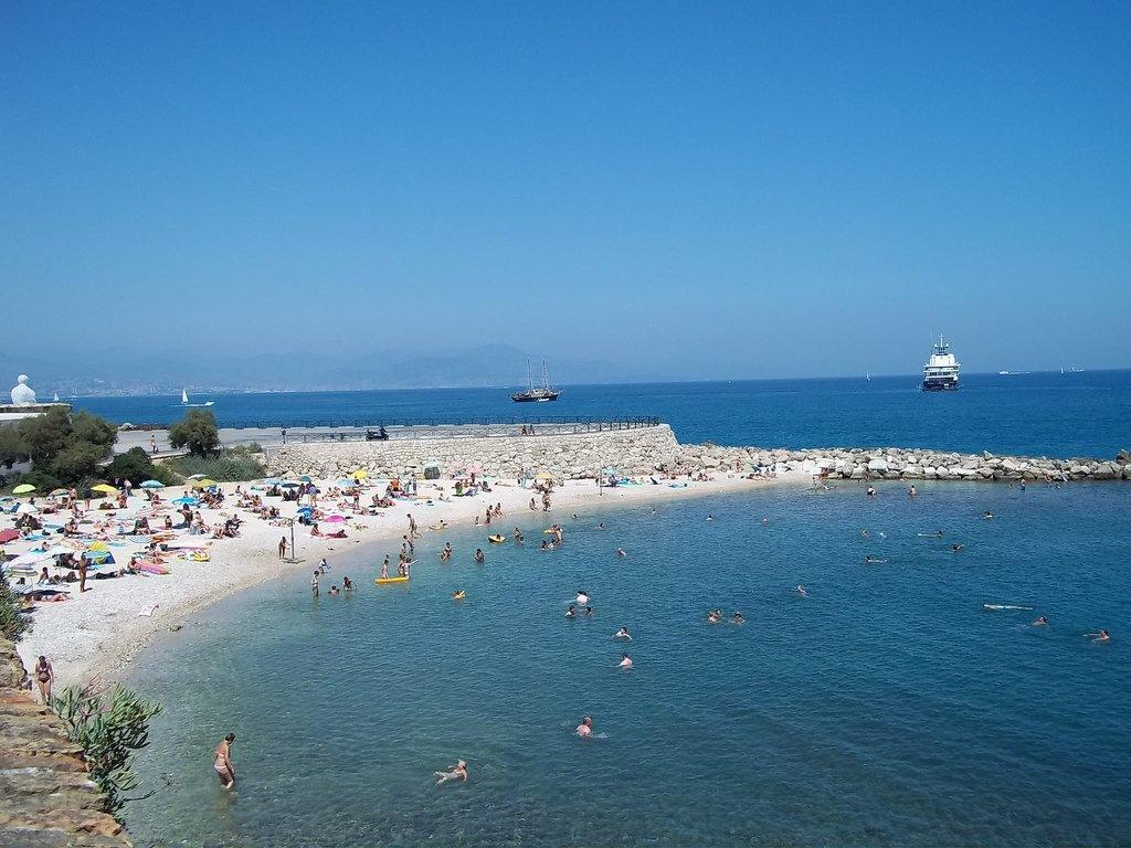 2 Bedroom Modern Apartment In Antibes With Sea View ภายนอก รูปภาพ